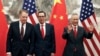 中国副总理刘鹤2019年5月1日在北京钓鱼台国宾馆会晤到访的美国贸易代表莱特希泽（左一）和美国财长姆努钦。