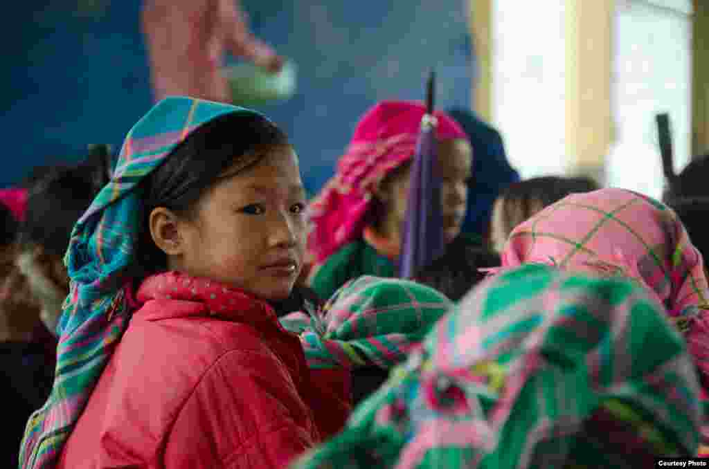 Chương trình thay đổi về quan niệm giới tính cho chiến dịch ‘Because I am a Girl’ tại Việt Nam chính thức khởi động vào ngày 1/7/2011. Chương trình được thực hiện nhằm giúp các bé gái và phụ nữ thuộc các nhóm dân tộc thiểu số có thể nhìn nhận được rằng họ có quyền được sống, được phát triển, được bảo vệ, và được tham gia vào xã hội. Chương trình được thực hiện tại tám khu vực miền núi nghèo, nơi các cộng đồng, đặc biệt là các bé gái và phụ nữ, bị đầy ra rìa phát triển của xã hội. Họ chắc chắn sẽ phát triển hết khả năng của họ nhờ vào sự ủng hộ, giúp đỡ từ việc chăm sóc sức khỏe và giáo dục, cũng như được bảo vệ khỏi những hủ tục không có lợi.