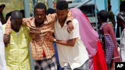Abanyesomaliya bafasha umusivile yakomerekejwe na bombe y'umwiyahuzi kw'ikambi y'igisirikare i Mogadishu, muri Somaliya, kw'itariki ya 15/06/2021