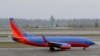 Southwest desvía avión por ventanilla rota