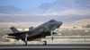 미국 텍사스주 포트워스 소재 록히드마틴 F-35 공장에서 갓 제작된 F-35A가 시험비행하는 모습. (자료사진)