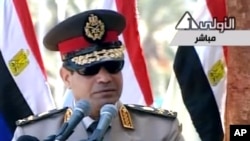 Tư lệnh quân đội Ai Cập el-Sissi Abdel Fattah el-Sissi phát biểu tại Cairo, ngày 24/7/2013.