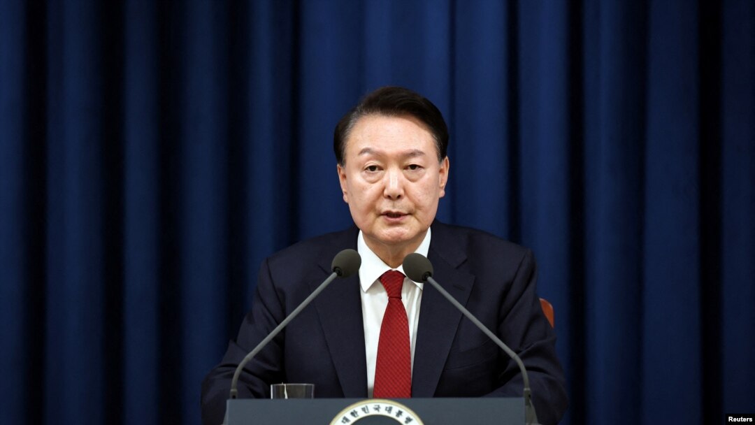 Prezidan Kore di Sid, Yoon Suk Yeol deklare lwa masyal nan vil Seoul, kapital peyi a, 3 Desanm, 2024.