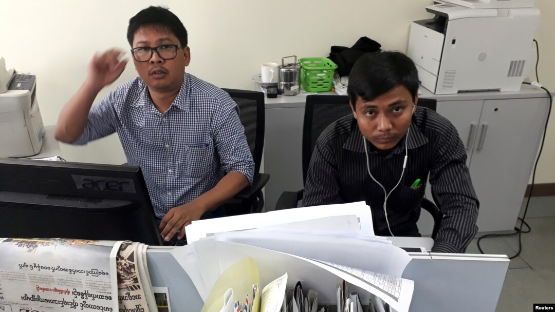 ရိုက်တာသတင်းဌာန သတင်းထောက်တွေဖြစ်တဲ့ ကိုသက်ဦးမောင်(ခေါ်) ကိုဝလုံး နဲ့ ကိုကျော်စိုးဦး(ခေါ်) ကိုမိုးအောင်