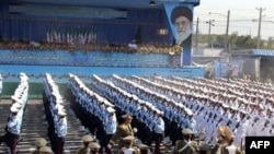 Binh sĩ Iran trong cuộc diễu hành hàng năm tại thủ đô Tehran, đánh dấu 30 năm ngày khởi sự cuộc chiến tranh giữa hai nước Iran-Iraq