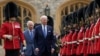 Američki predsjednik Džo Bajden tokom susreta sa britanskim kraljem Čarlsom trećim u dvorcu Vindzor (Foto: Chris Jackson/Pool via AP)