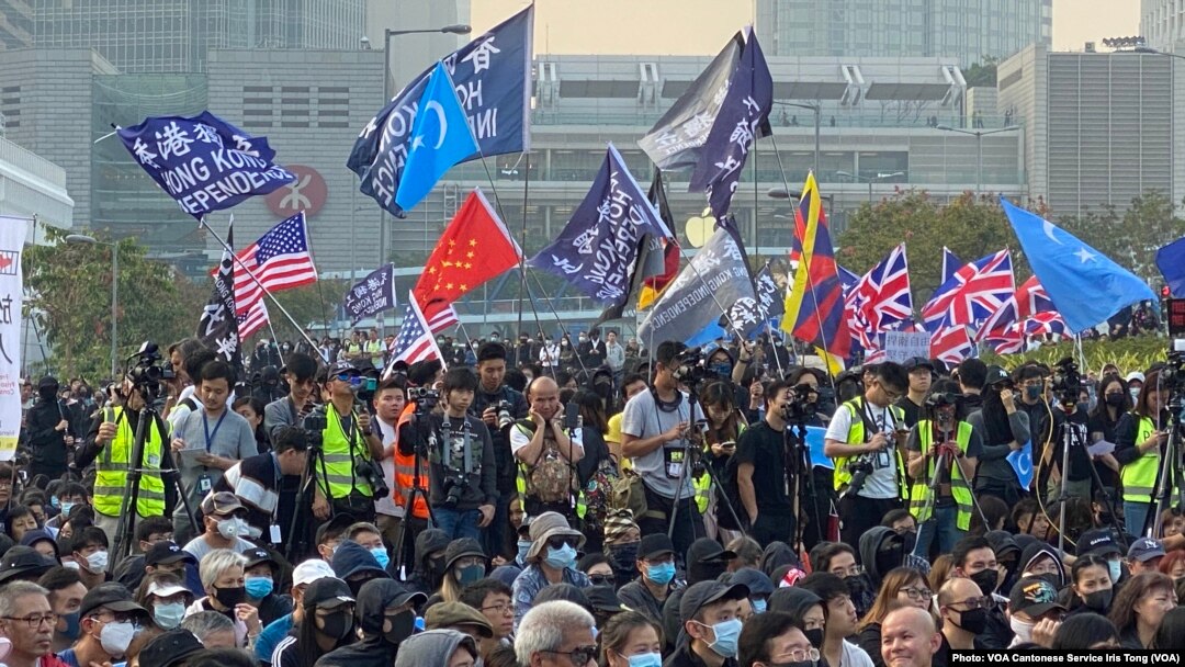 香港民主派立法會議員莫乃光批評，北京禁止三家美國傳媒記者在港、澳採訪，令香港社會運動的真相減少國際傳媒曝光率。 (攝影：美國之音湯惠芸）