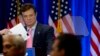 Paul Manafort aparece por delante del, en ese entonces, candidato presidencial republicano Donald Trump, el miércoles 22 de junio de 2016, en Nueva York. 